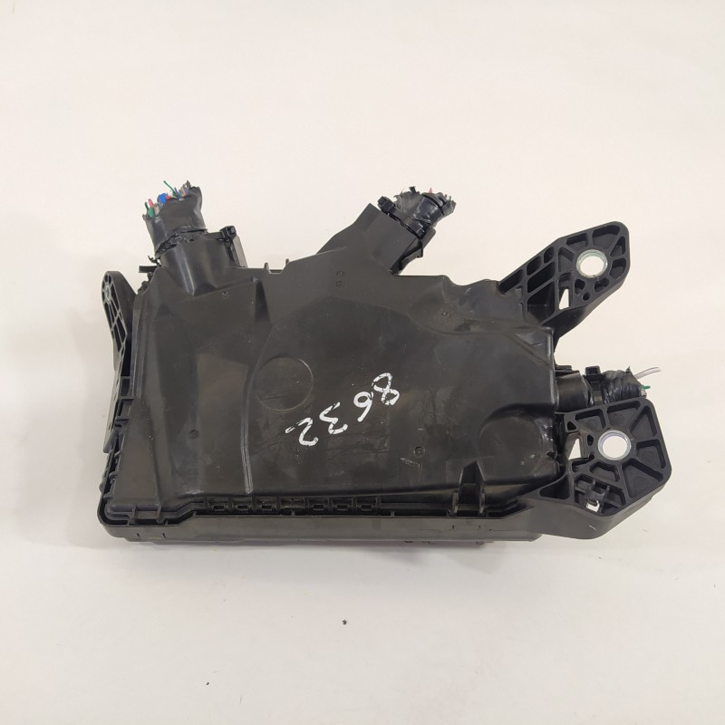 Recambio de caja reles / fusibles para toyota c-hr ax1t(eu,m)/zyx10(h)/zyx10l-ahxgbw(3a) referencia OEM IAM 82111F4S50 826414705