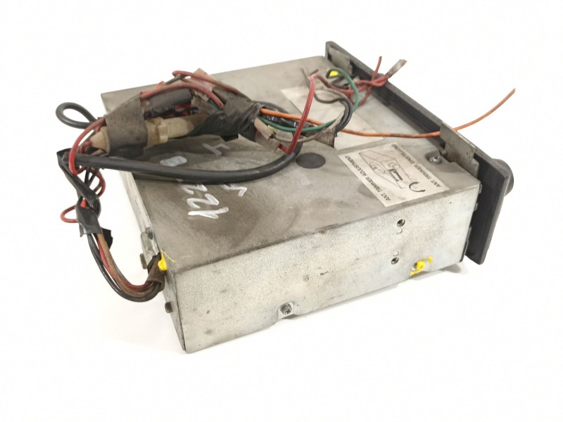 Recambio de sistema audio / radio cd para renault fuego 829-explosion referencia OEM IAM M6665S  