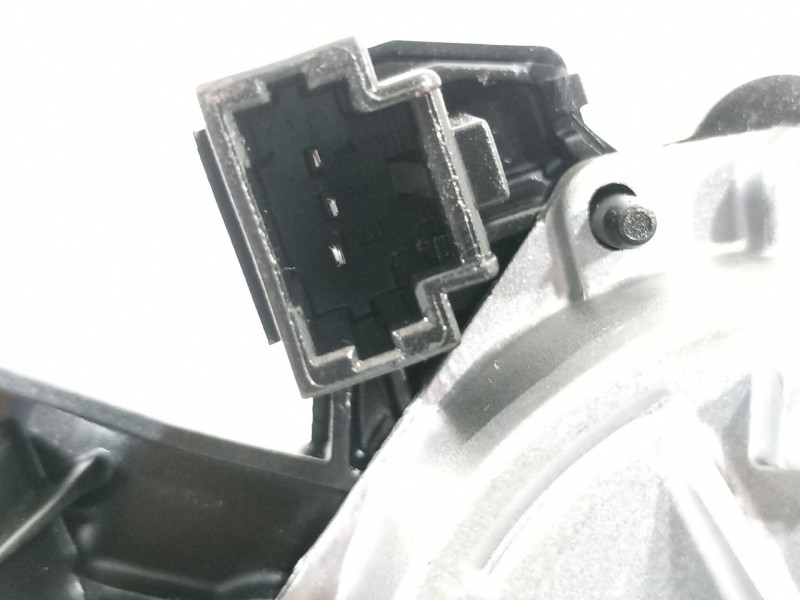 Recambio de motor limpia trasero para peugeot 208 style referencia OEM IAM 9673251380  9673251380A