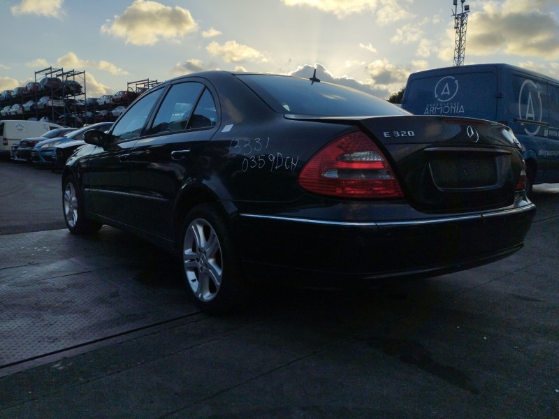 mercedes-benz clase e (w124) del año 2003