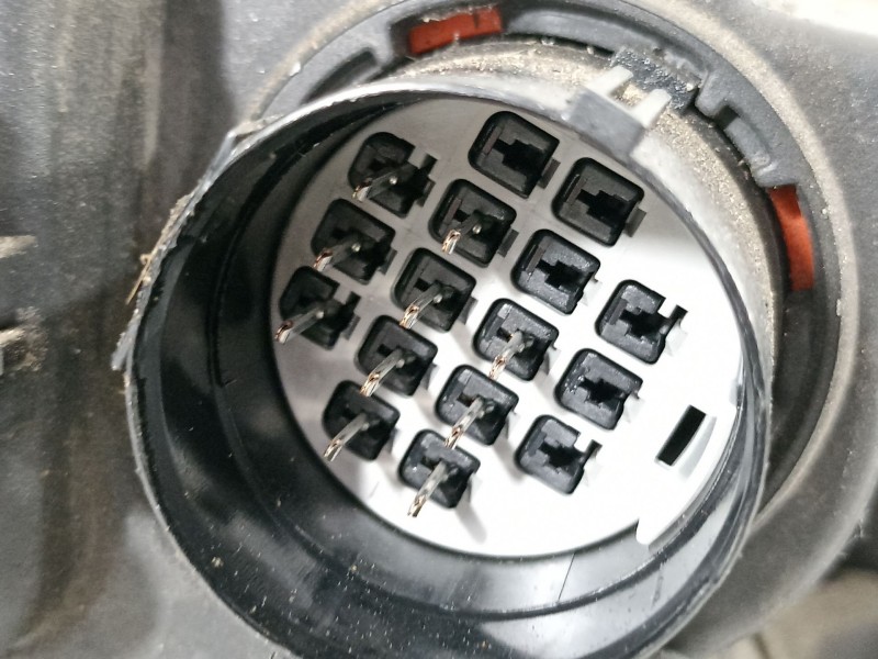 Recambio de faro izquierdo para land rover range rover evoque (l538) 2.0 d 4x4 referencia OEM IAM GJ3213W030B  LR072626