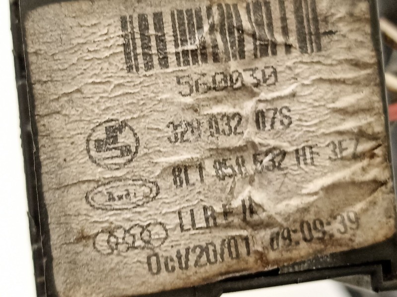 Recambio de retrovisor derecho para audi a3 (8l1) 1.6 referencia OEM IAM 8L1858532H  