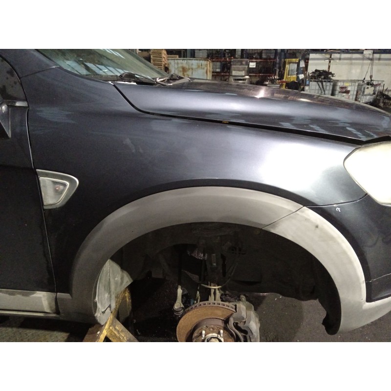 Recambio de aleta delantera derecha para chevrolet captiva 2.0 vcdi lt referencia OEM IAM   