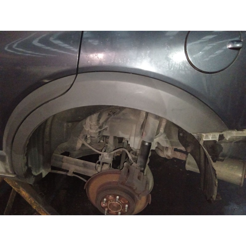 Recambio de aletin trasero izquierdo para chevrolet captiva 2.0 vcdi lt referencia OEM IAM   