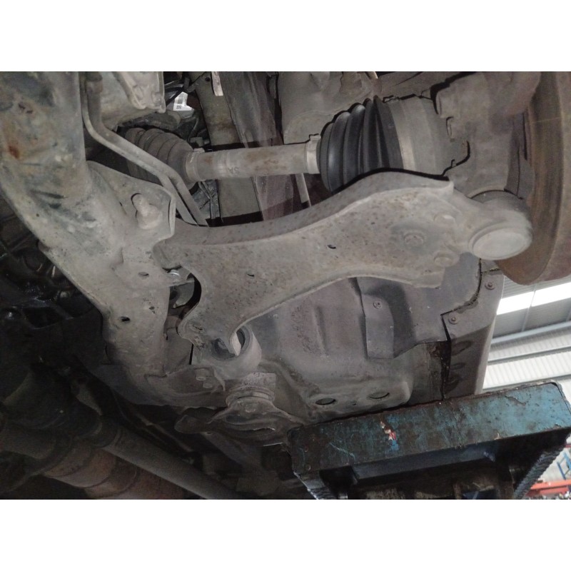 Recambio de brazo suspension inferior delantero izquierdo para chevrolet captiva 2.0 vcdi lt referencia OEM IAM   