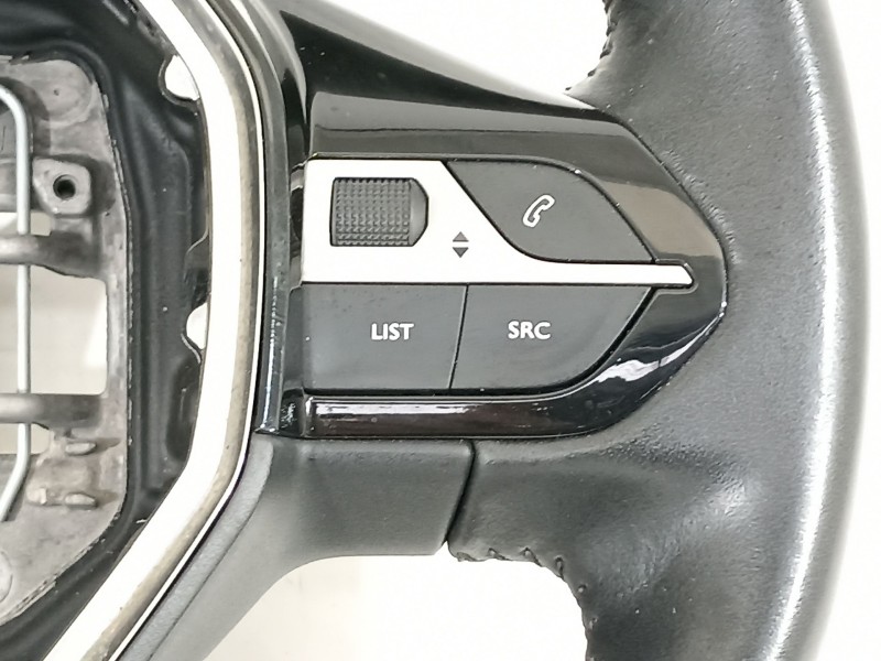 Recambio de volante para peugeot 208 2020 referencia OEM IAM 98255044ZD  