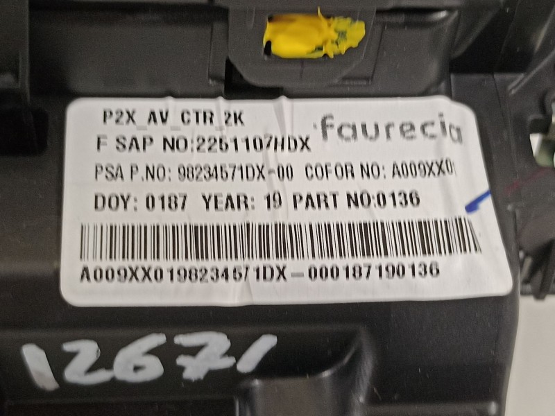 Recambio de rejilla aireadora para peugeot 208 2020 referencia OEM IAM 98234571DX  