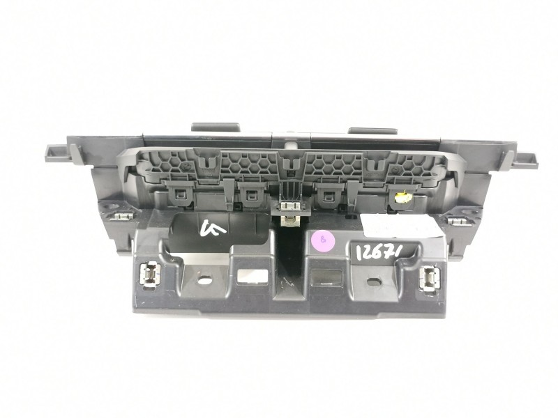 Recambio de rejilla aireadora para peugeot 208 2020 referencia OEM IAM 98234571DX  