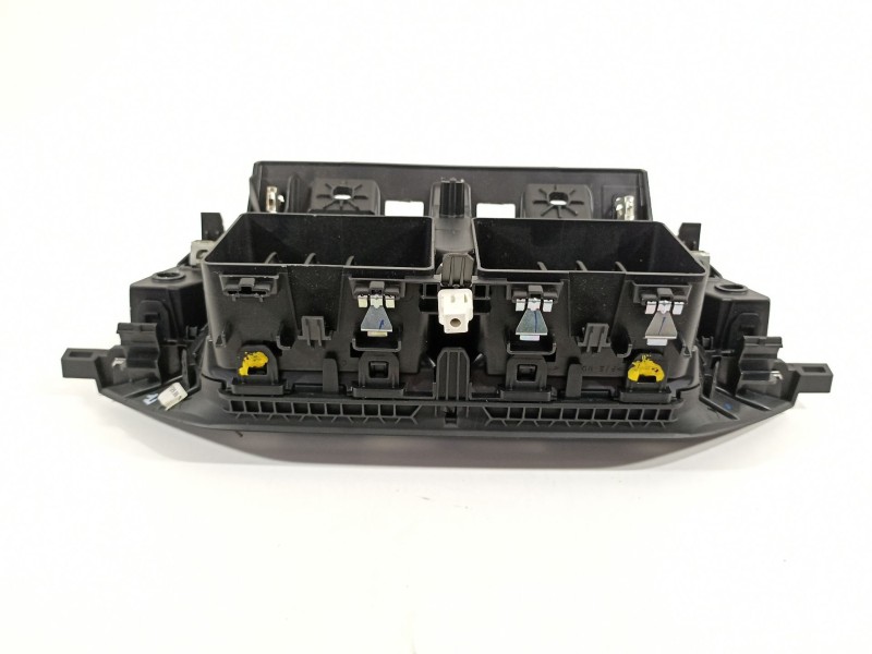 Recambio de rejilla aireadora para peugeot 208 2020 referencia OEM IAM 98234571DX  