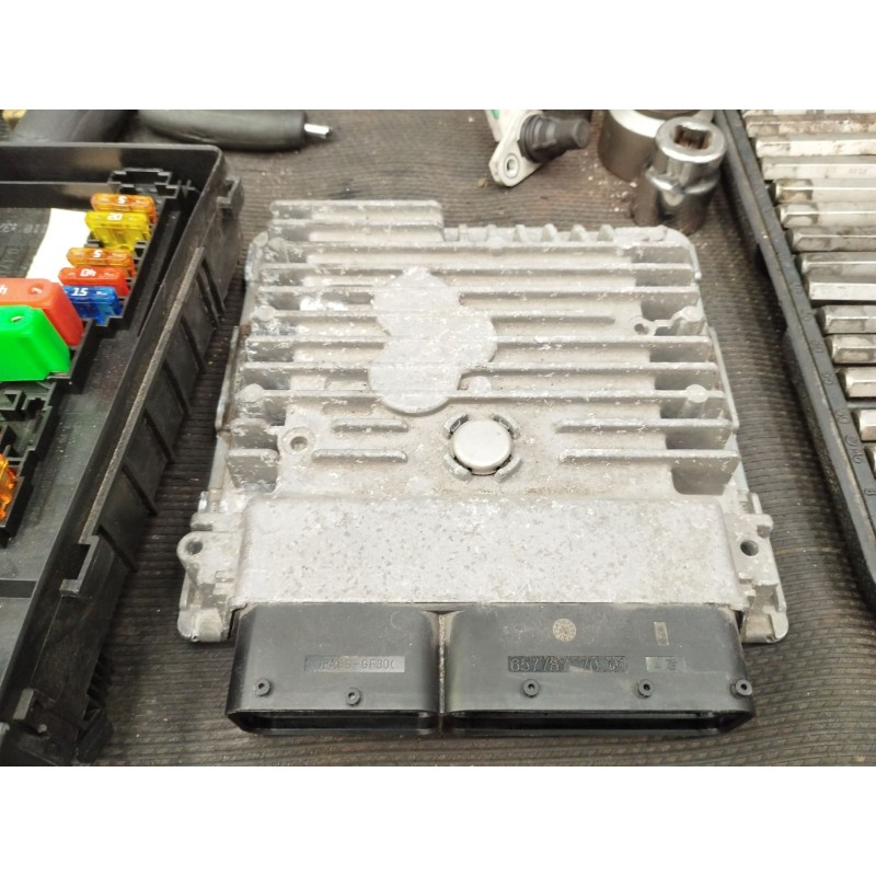 Recambio de centralita motor uce para volkswagen golf vi (5k1) 1.6 tdi referencia OEM IAM   