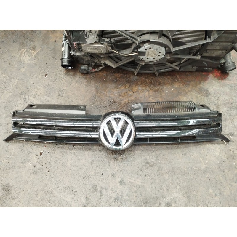 Recambio de rejilla delantera para volkswagen golf vi (5k1) 1.6 tdi referencia OEM IAM   