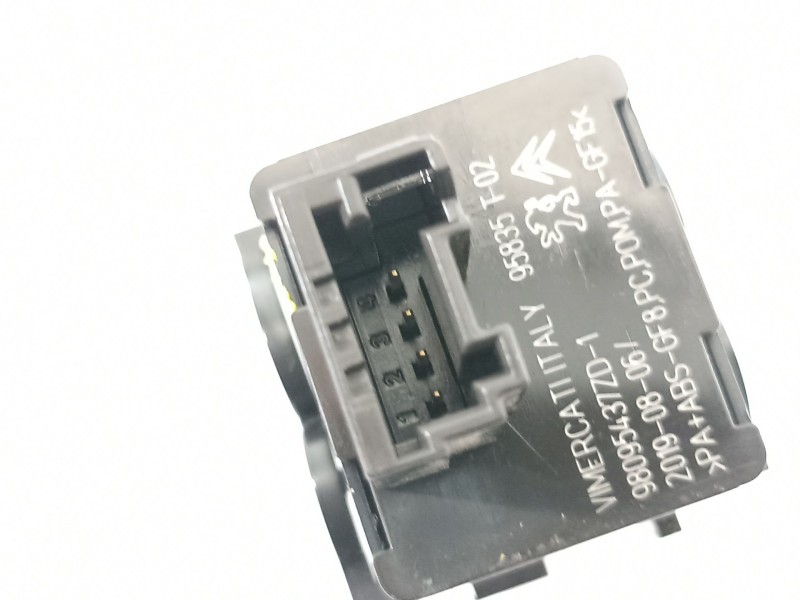 Recambio de no identificado para peugeot 208 2020 referencia OEM IAM 98095437ZD  