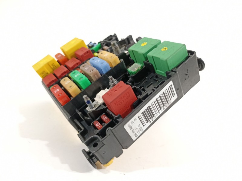 Recambio de caja reles / fusibles para peugeot 208 2020 referencia OEM IAM 9804848480  