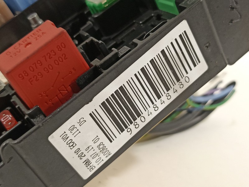 Recambio de caja reles / fusibles para peugeot 208 2020 referencia OEM IAM 9804848480  