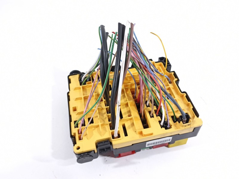 Recambio de caja reles / fusibles para peugeot 208 2020 referencia OEM IAM 9804848480  