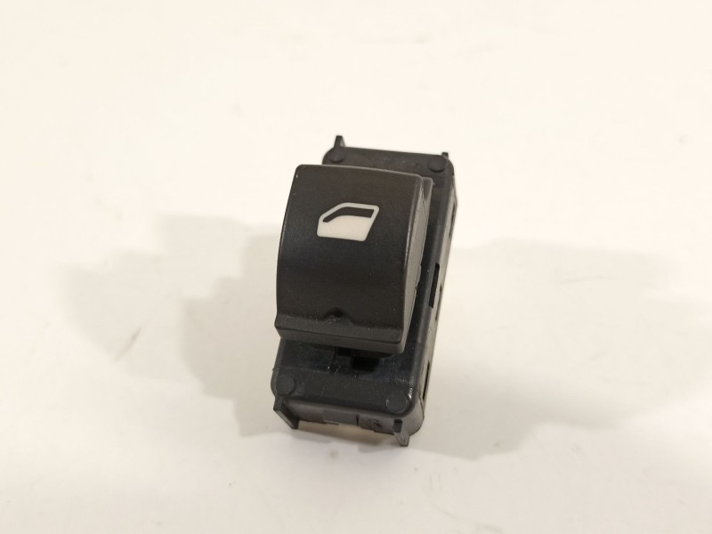 Recambio de mando elevalunas delantero derecho para peugeot 208 2020 referencia OEM IAM 98044803ZD  