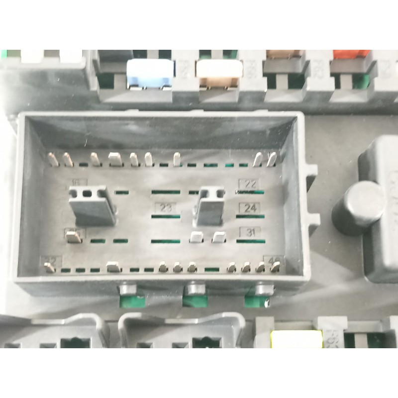 Recambio de caja reles / fusibles para land rover range rover evoque (l538) 2.0 d 4x4 referencia OEM IAM GJ3214F041AB  