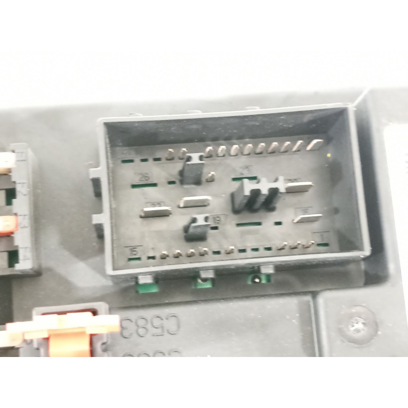 Recambio de caja reles / fusibles para land rover range rover evoque (l538) 2.0 d 4x4 referencia OEM IAM GJ3214F041AB  