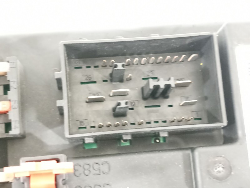 Recambio de caja reles / fusibles para land rover range rover evoque (l538) 2.0 d 4x4 referencia OEM IAM GJ3214F041AB  