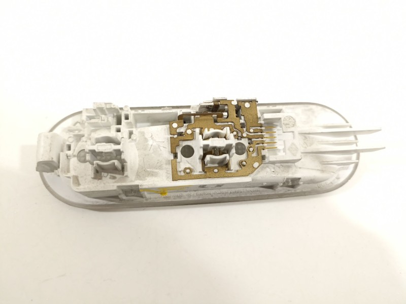 Recambio de luz interior para opel vivaro b kasten/combi combi l1 2.9t referencia OEM IAM 8200439421  