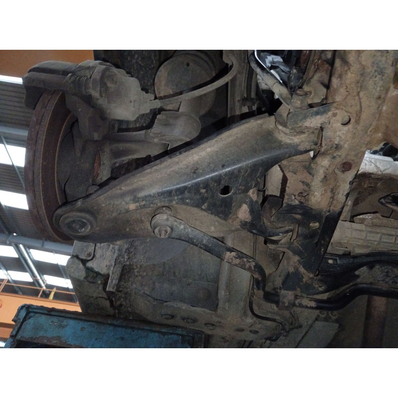 Recambio de brazo suspension inferior delantero derecho para dacia sandero ambiance referencia OEM IAM   