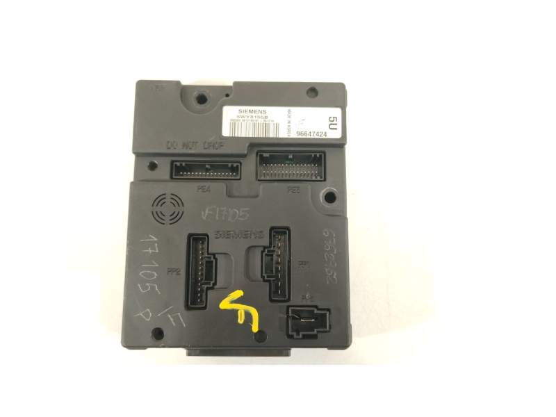 CAJA RELES / FUSIBLES 96647424 5WY8155B 