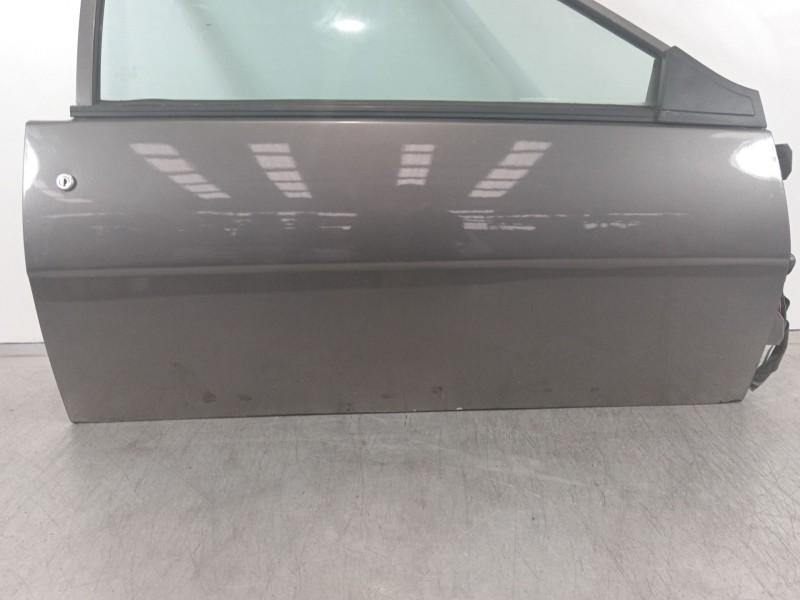 Recambio de puerta delantera derecha para renault fuego 829-explosion referencia OEM IAM   