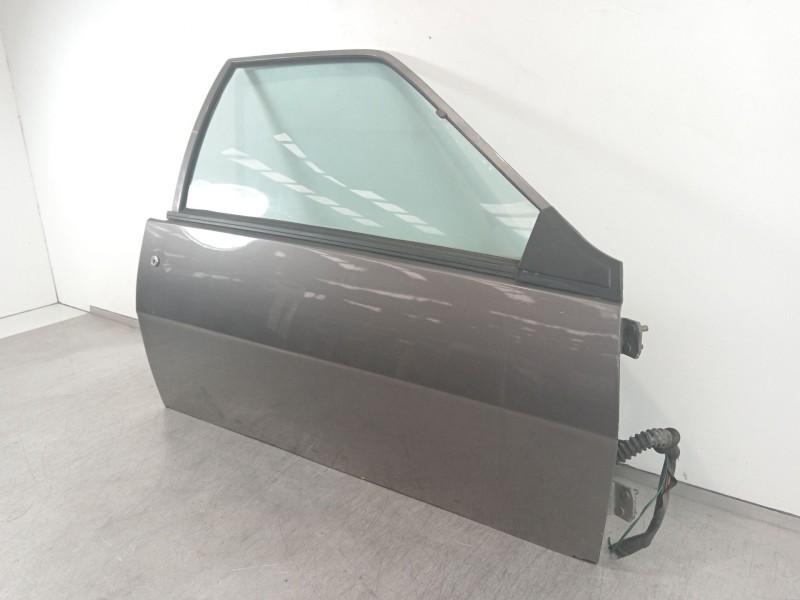 Recambio de puerta delantera derecha para renault fuego 829-explosion referencia OEM IAM   