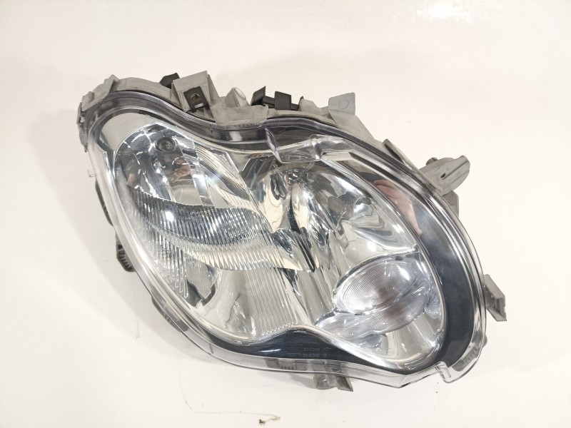 Recambio de faro derecho para smart cabrio 0.7 turbo cat referencia OEM IAM Q0013466V002000000  