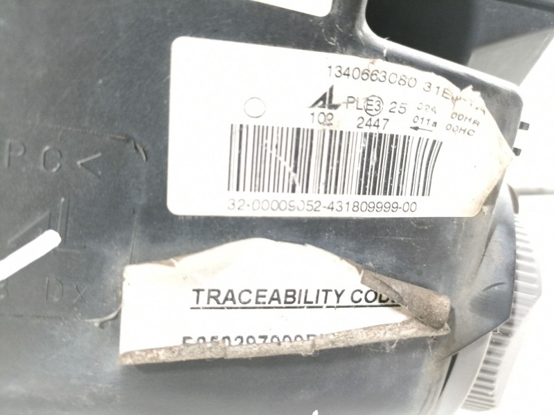 Recambio de faro derecho para peugeot boxer autobús 2.2 hdi 120 referencia OEM IAM 1340663080  