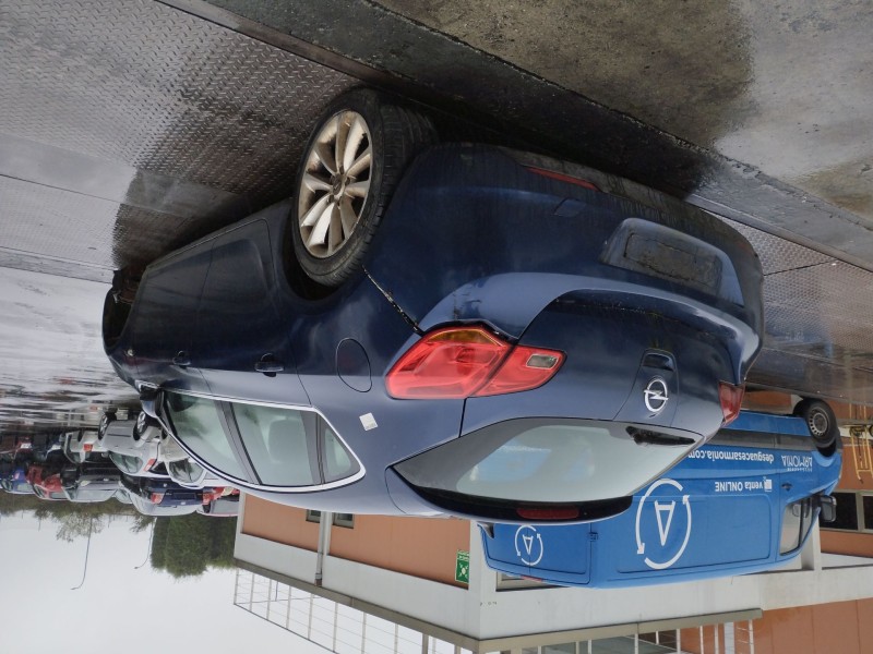 opel astra j lim. del año 2009