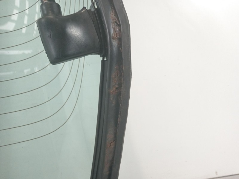 Recambio de porton trasero para renault fuego 829-explosion referencia OEM IAM   