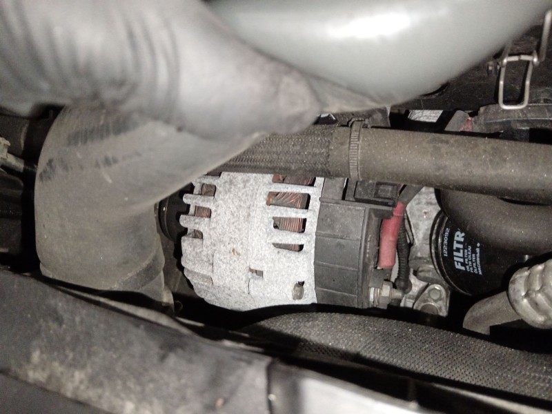 Recambio de alternador para renault megane iii sport tourer dynamique referencia OEM IAM   