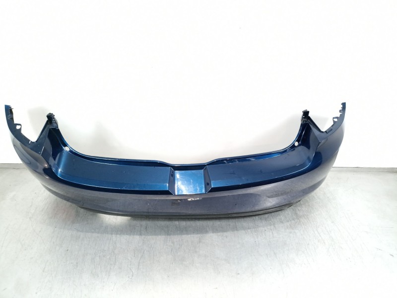 Recambio de paragolpes trasero para renault megane iv berlina 5p bose-edition referencia OEM IAM 850223845r  