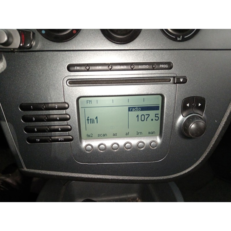 Recambio de sistema audio / radio cd para seat leon (1p1) 1.9 tdi referencia OEM IAM   