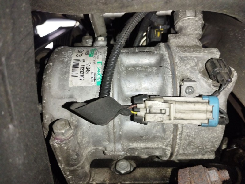 Recambio de compresor aire acondicionado para opel insignia berlina cosmo referencia OEM IAM 13232307  