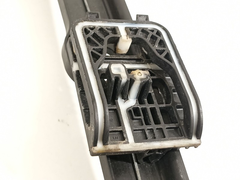 Recambio de elevalunas delantero izquierdo para peugeot 208 2020 referencia OEM IAM 9829043680  