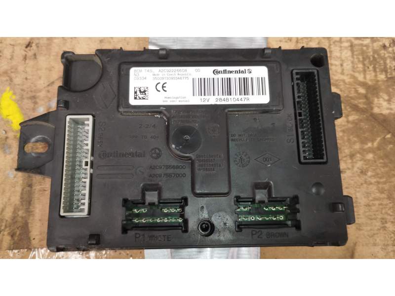 CAJA RELES / FUSIBLES 284B10447R 