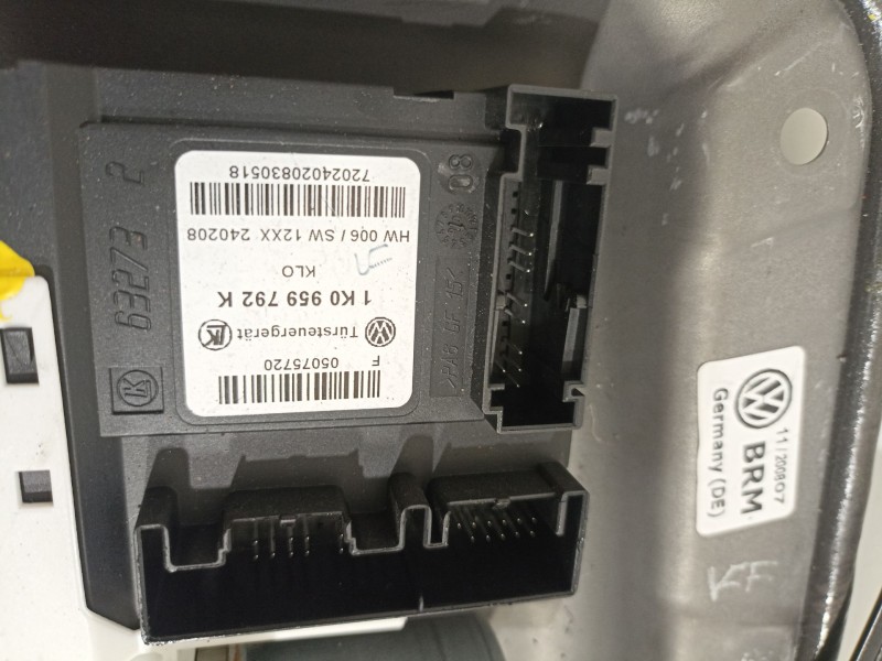 Recambio de elevalunas delantero derecho para volkswagen golf plus (5m1) edition referencia OEM IAM 1K3837462  1K0959702