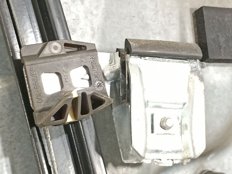 Recambio de elevalunas delantero derecho para volkswagen golf iv berlina (1j1) gti referencia OEM IAM 1J3837730BB  1C1959802A