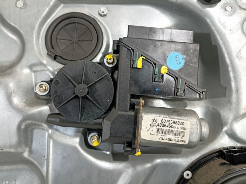 Recambio de elevalunas delantero izquierdo para volkswagen polo berlina (6n2) trendline referencia OEM IAM 6Q4837401  