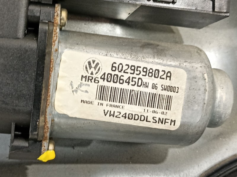 Recambio de elevalunas delantero izquierdo para volkswagen polo berlina (6n2) trendline referencia OEM IAM 6Q4837401  