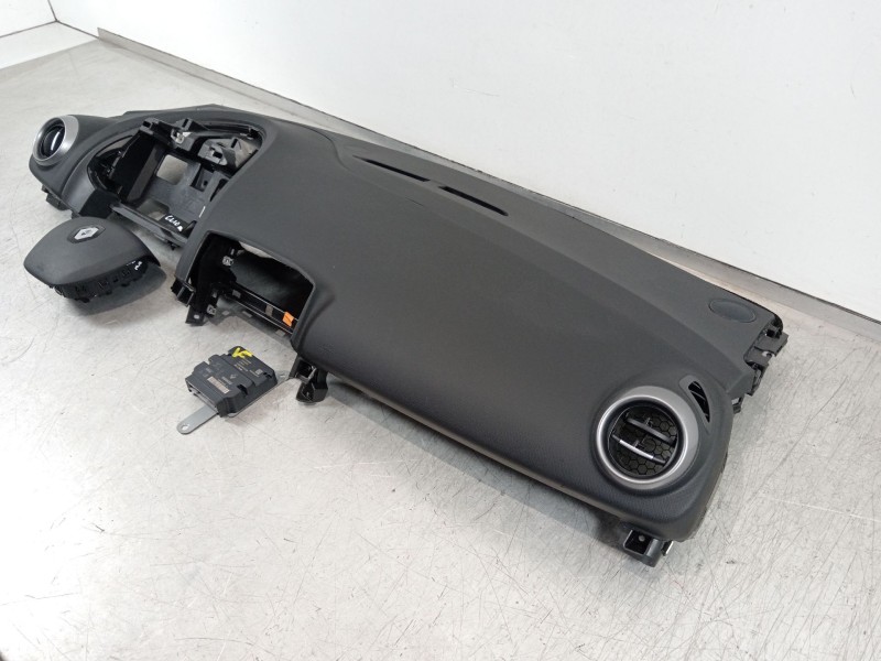 Recambio de kit airbag para renault clio iv limited referencia OEM IAM 68200511R 985786588R 985101389R