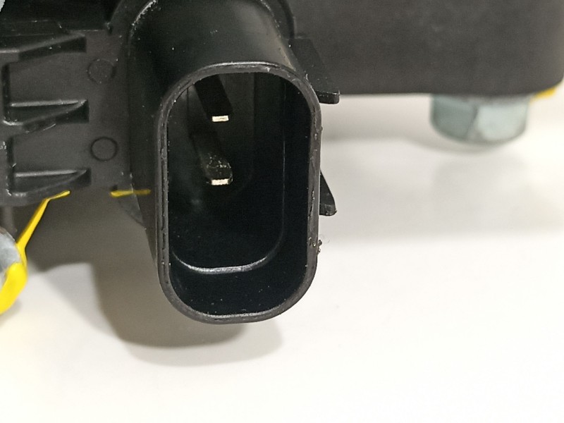 Recambio de elevalunas trasero izquierdo para hyundai kona tecno 2wd referencia OEM IAM 83401j9000  82460j9000