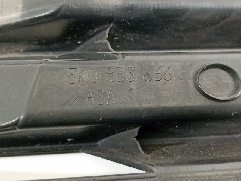 Recambio de rejilla paragolpes derecha para volkswagen golf vi (5k1) 1.6 tdi referencia OEM IAM 5K0853666A  