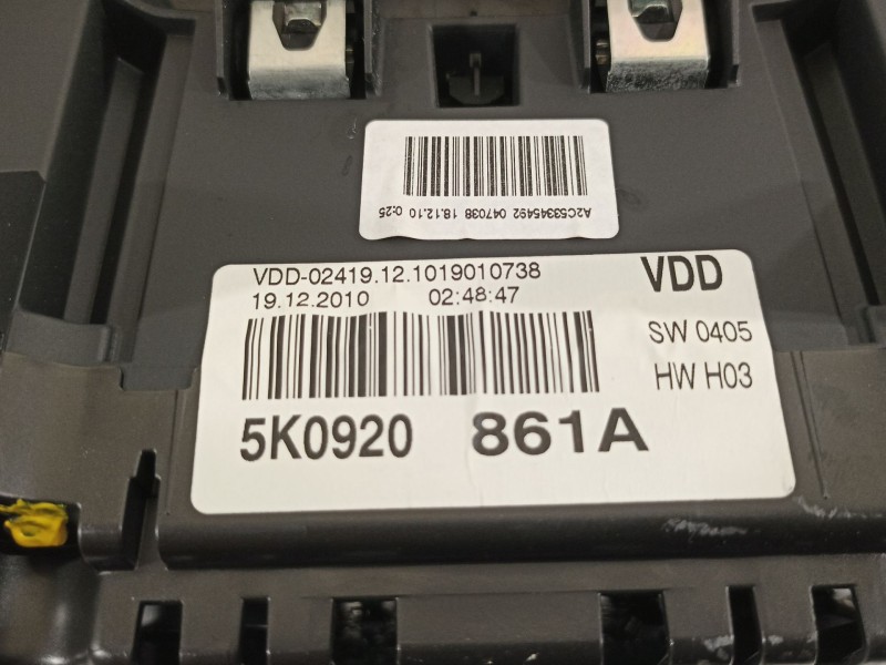 Recambio de cuadro instrumentos para volkswagen golf vi (5k1) 1.6 tdi referencia OEM IAM 5K0920861A  
