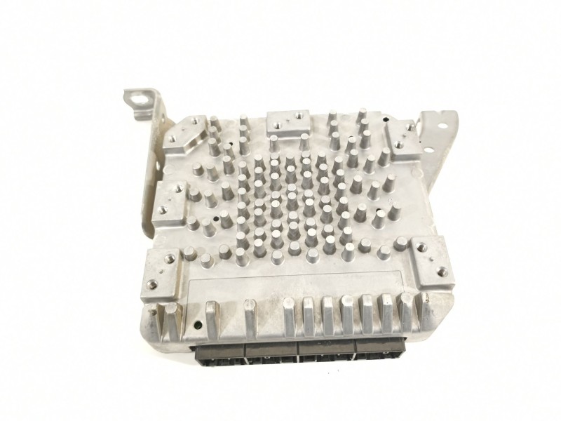 Recambio de centralita motor uce para toyota prius (nhw20) basis referencia OEM IAM 8954047100  