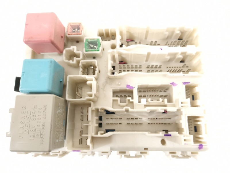 Recambio de caja reles / fusibles para toyota prius (nhw20) basis referencia OEM IAM 8273047290  