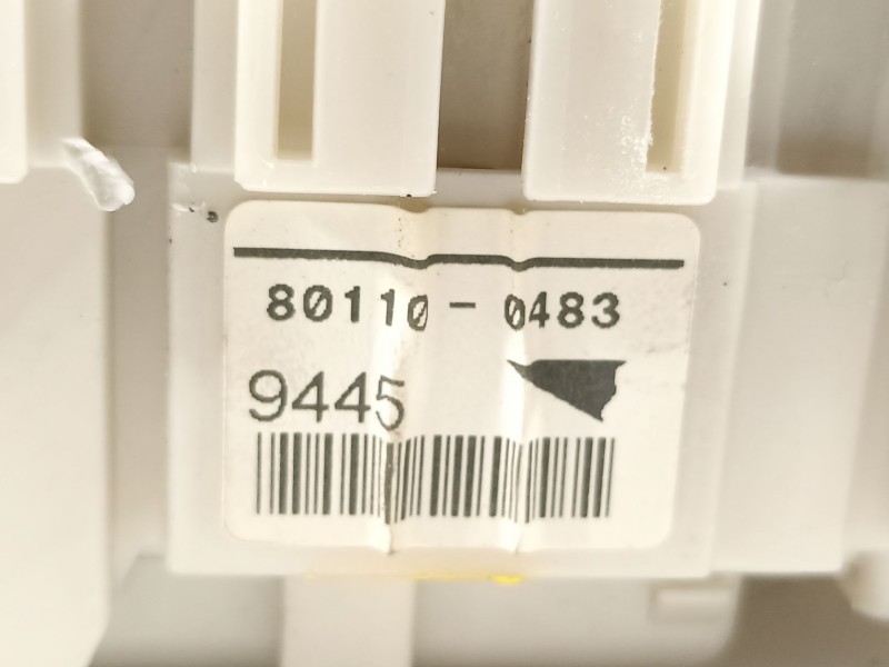 Recambio de caja reles / fusibles para toyota prius (nhw20) basis referencia OEM IAM 8273047290  