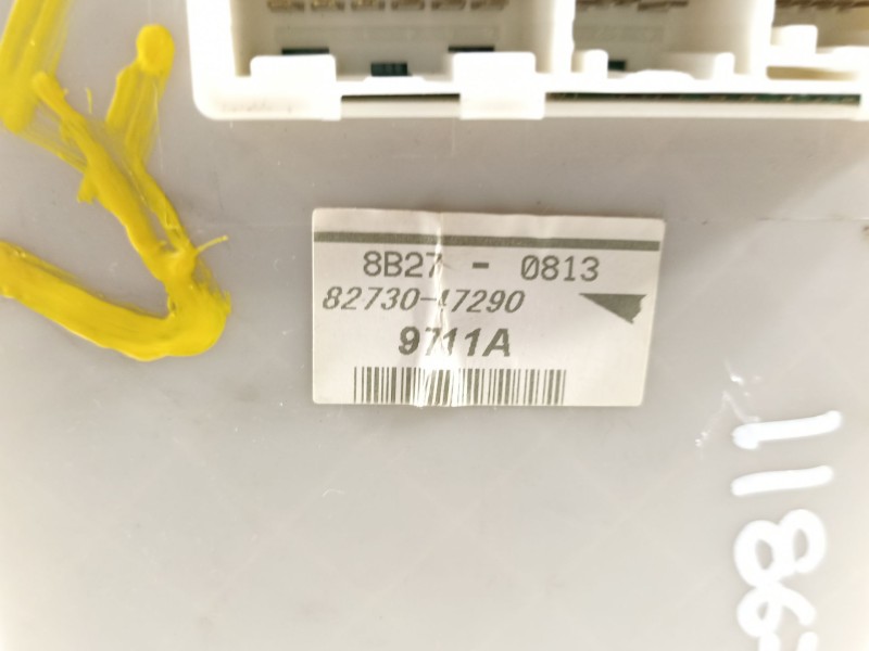 Recambio de caja reles / fusibles para toyota prius (nhw20) basis referencia OEM IAM 8273047290  